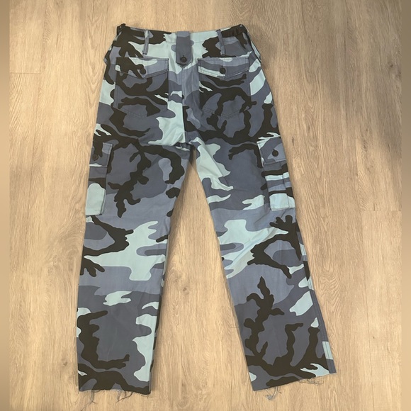 Urban Outfitters Blue Camo Pants (Size 30) - Picture 7 of 9